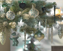 Christmas decorations & baubles.